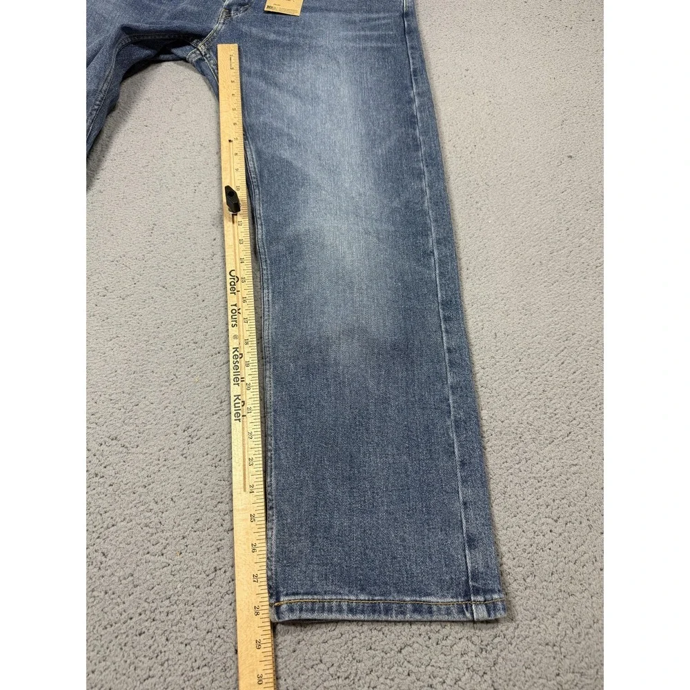 NWT Levis 505 Jeans Mens 36x30 Med Wash Blue Straight Stretch Denim